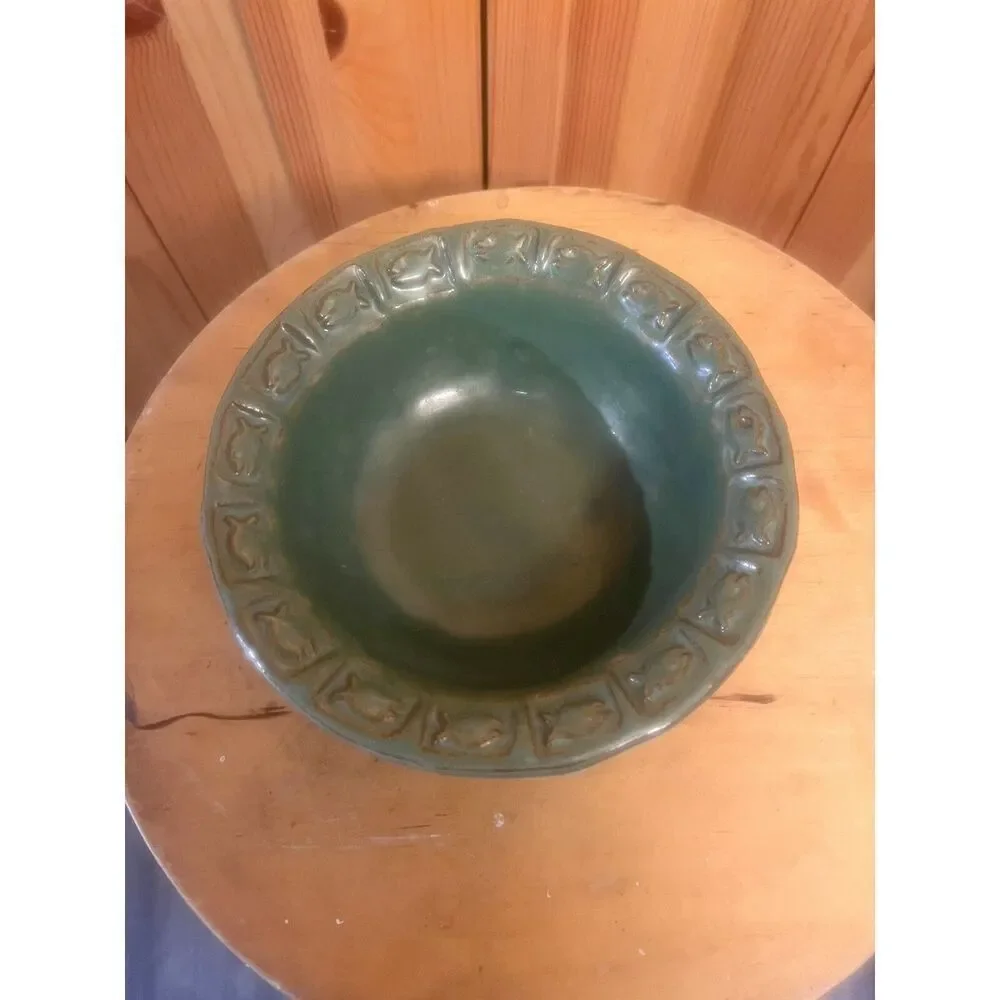 Pottery  Bowl  Unique Fish Trim glaze. Signed BK 98 7” (6092)